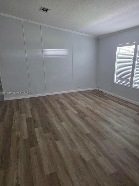 На продажу: $299,999 (4 спален, 2 ванн, 1690 Квадратных фут)