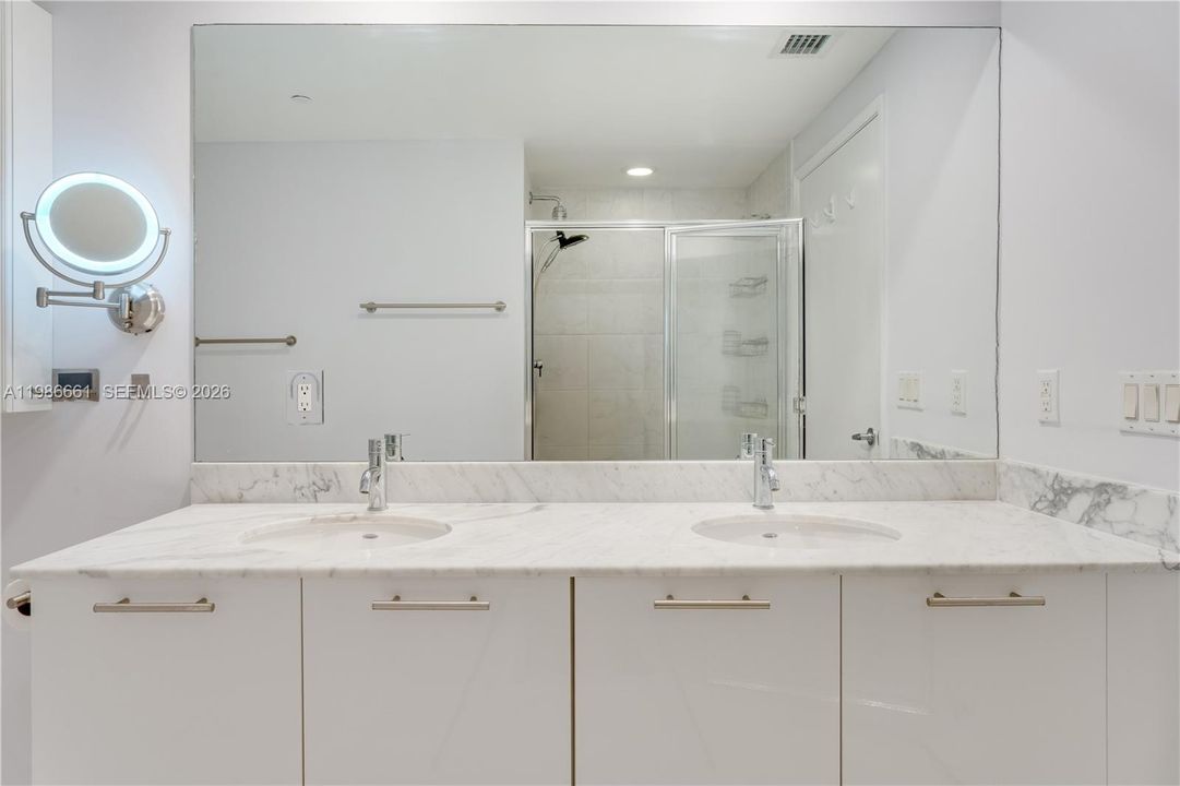 For Sale: $740,000 (2 beds, 2 baths, 1113 Square Feet)