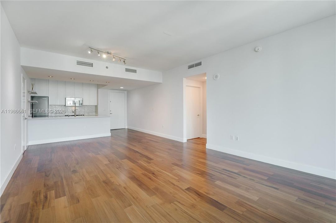 For Sale: $740,000 (2 beds, 2 baths, 1113 Square Feet)