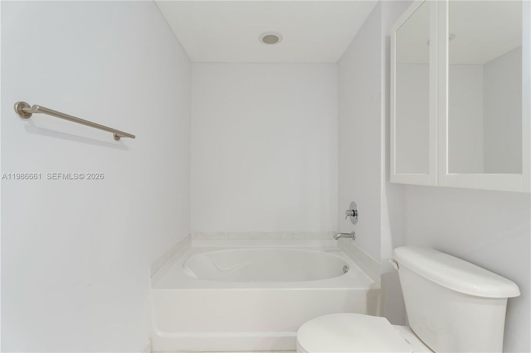 For Sale: $740,000 (2 beds, 2 baths, 1113 Square Feet)