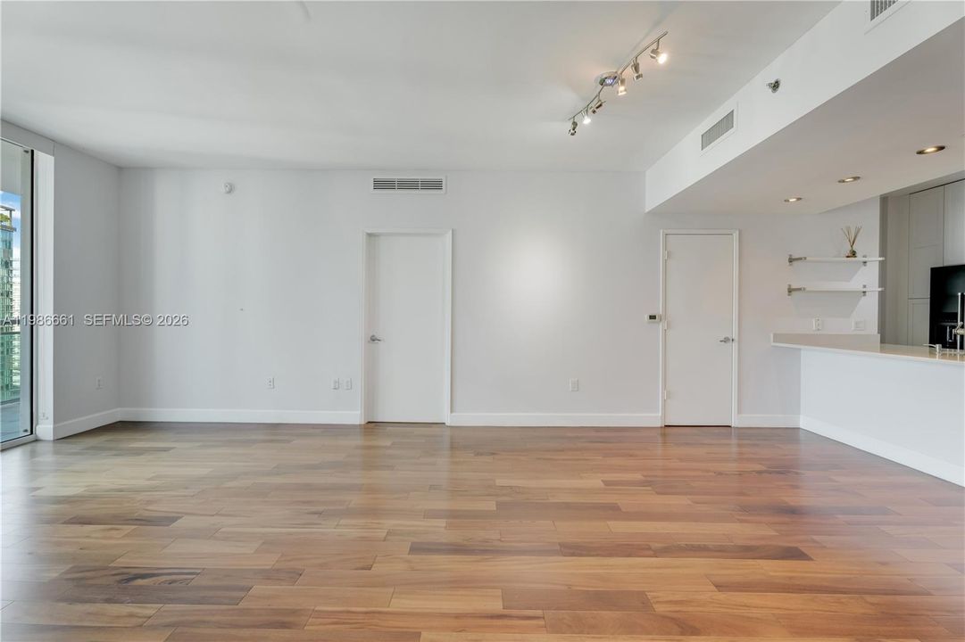 For Sale: $740,000 (2 beds, 2 baths, 1113 Square Feet)