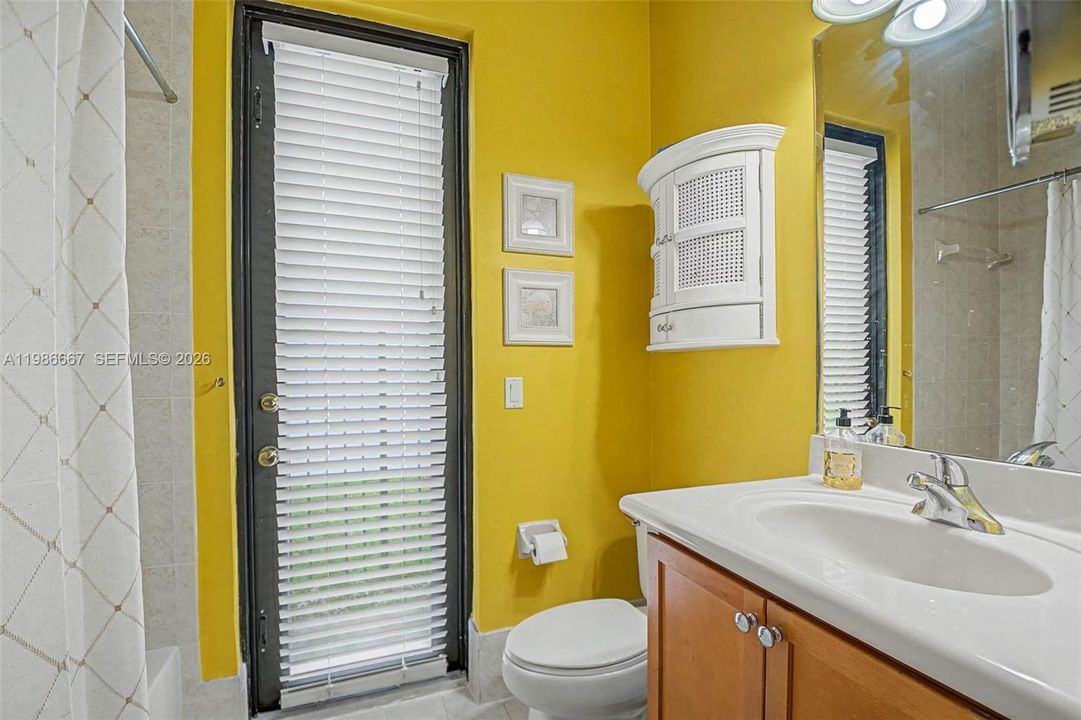 For Sale: $890,000 (5 beds, 3 baths, 3061 Square Feet)