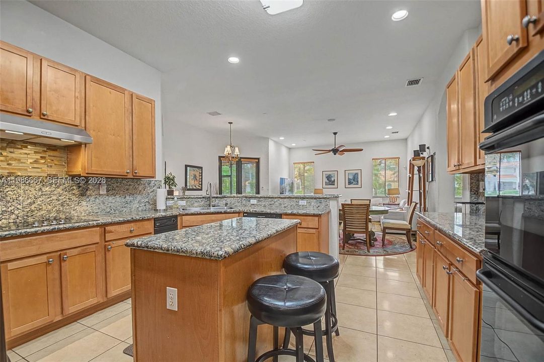 For Sale: $890,000 (5 beds, 3 baths, 3061 Square Feet)