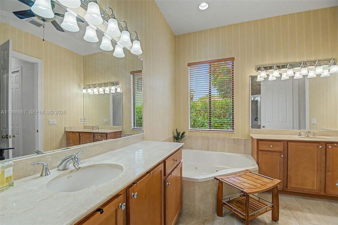 For Sale: $890,000 (5 beds, 3 baths, 3061 Square Feet)
