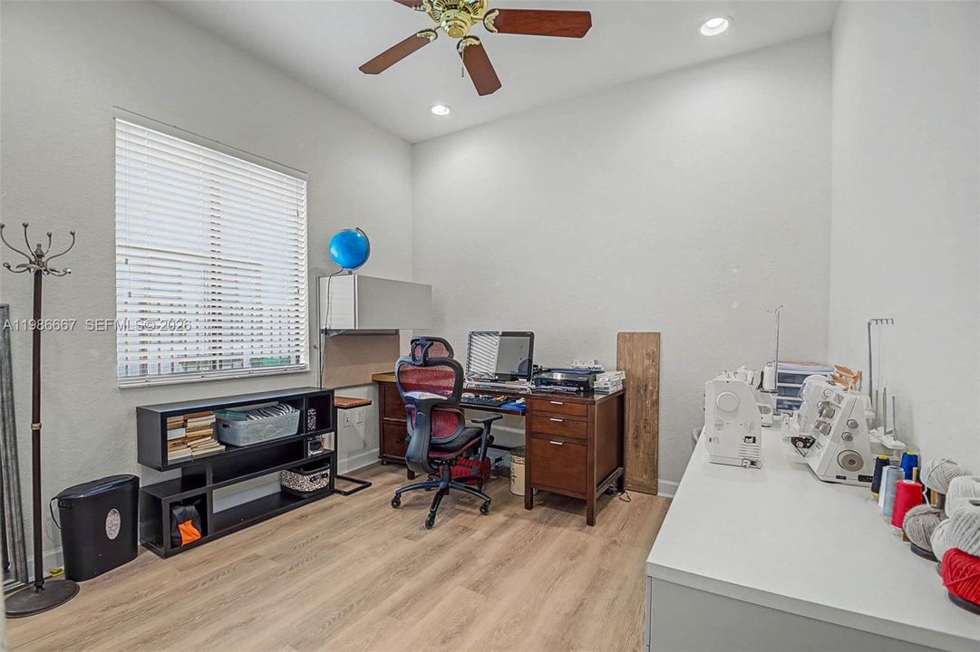For Sale: $890,000 (5 beds, 3 baths, 3061 Square Feet)