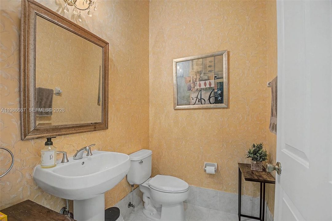 For Sale: $890,000 (5 beds, 3 baths, 3061 Square Feet)