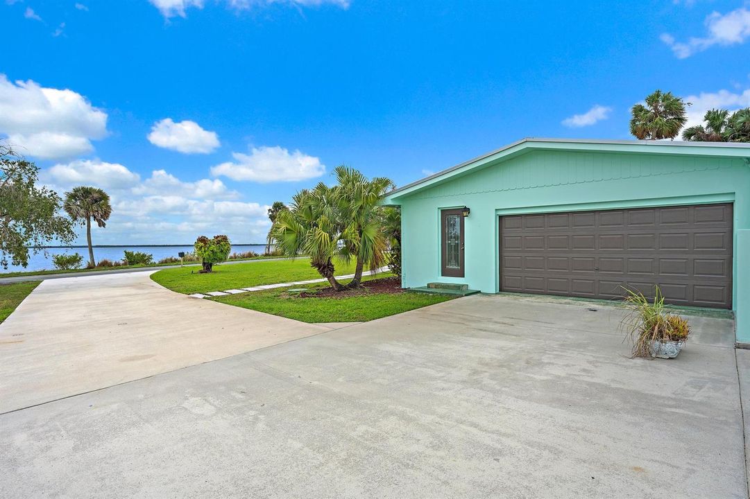 6205 S Indian River Dr-35
