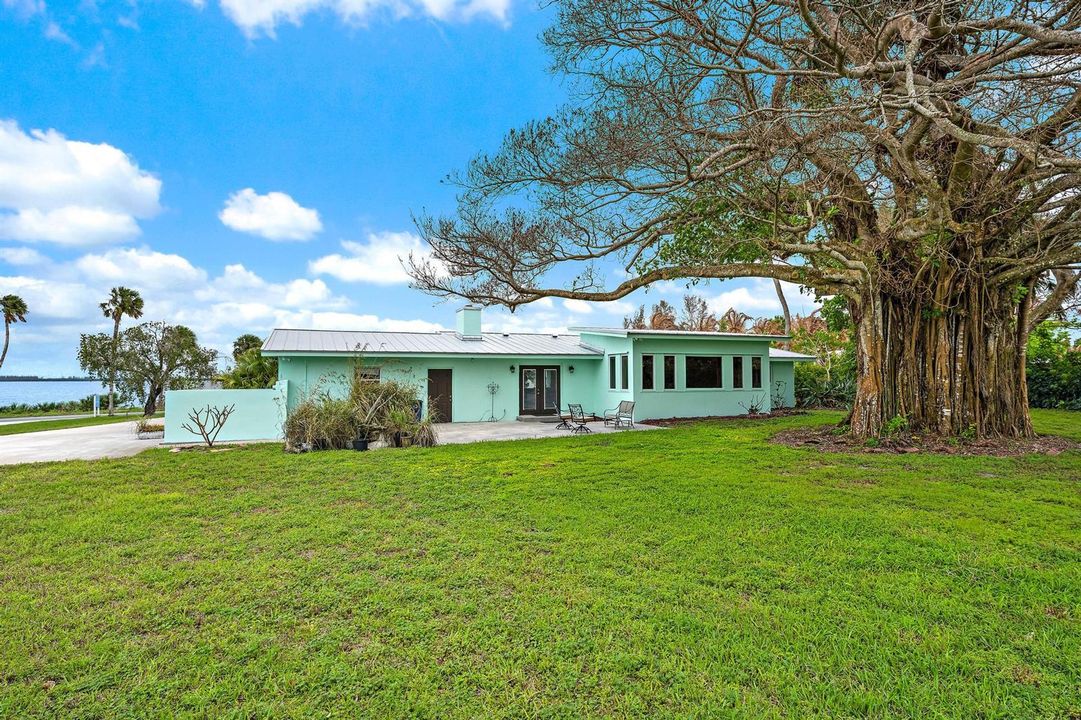 6205 S Indian River Dr-7