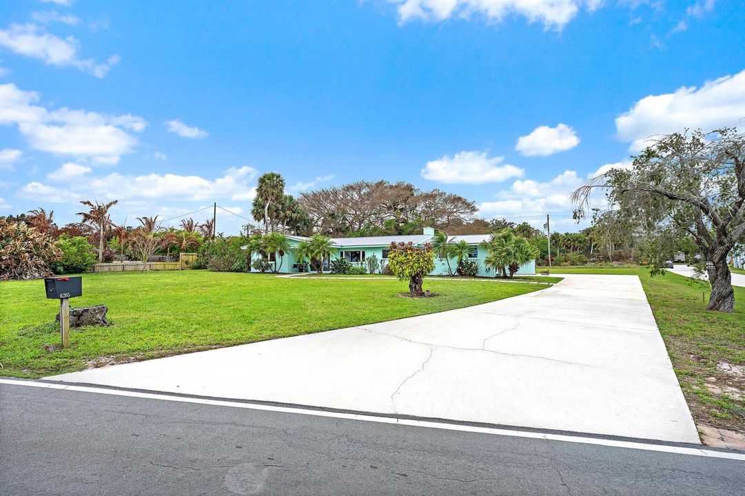 6205 S Indian River Dr-4