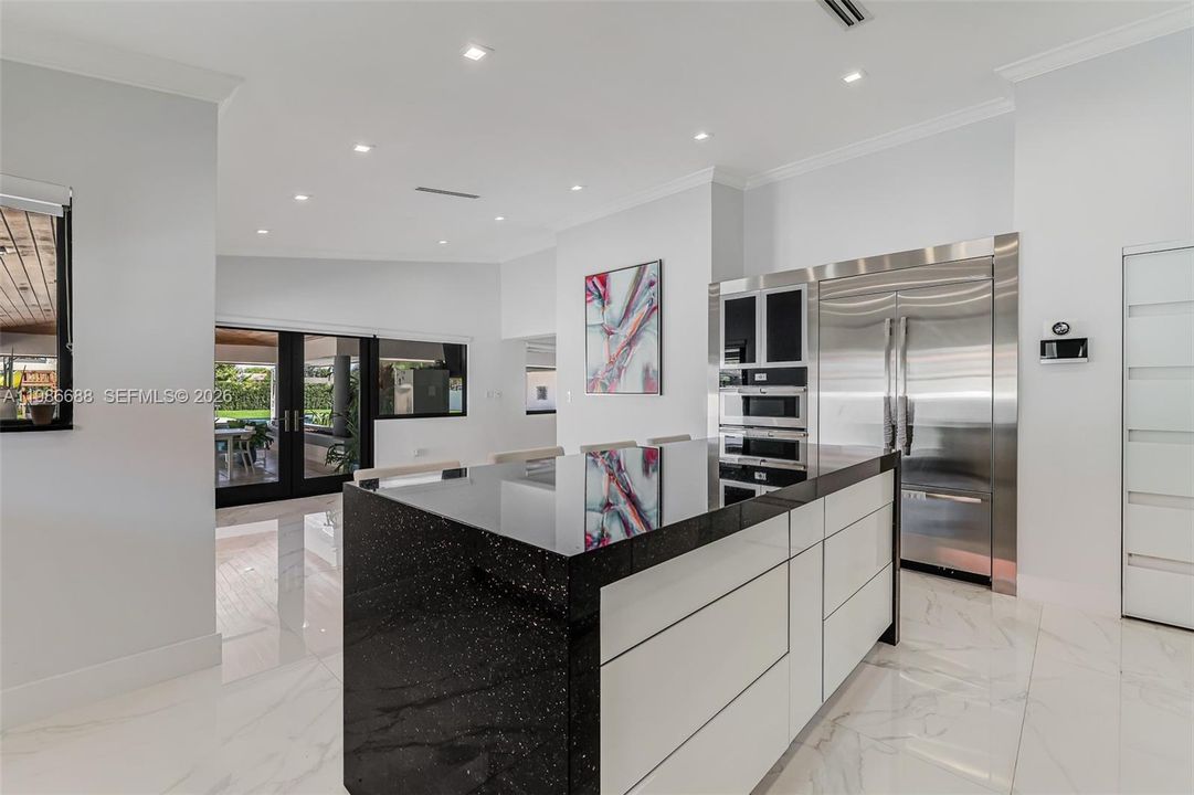 For Sale: $3,490,000 (5 beds, 4 baths, 3567 Square Feet)