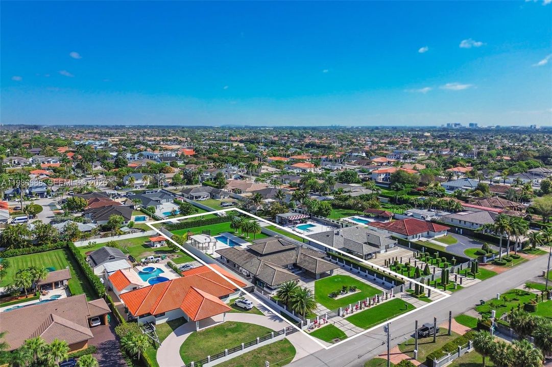 For Sale: $3,490,000 (5 beds, 4 baths, 3567 Square Feet)