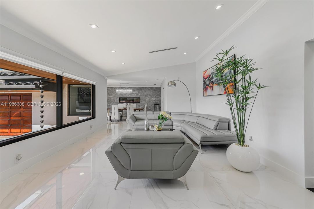 For Sale: $3,490,000 (5 beds, 4 baths, 3567 Square Feet)