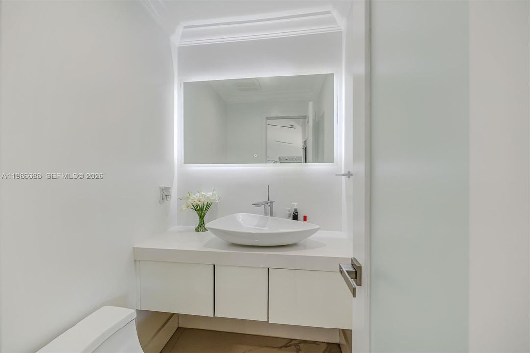 For Sale: $3,490,000 (5 beds, 4 baths, 3567 Square Feet)