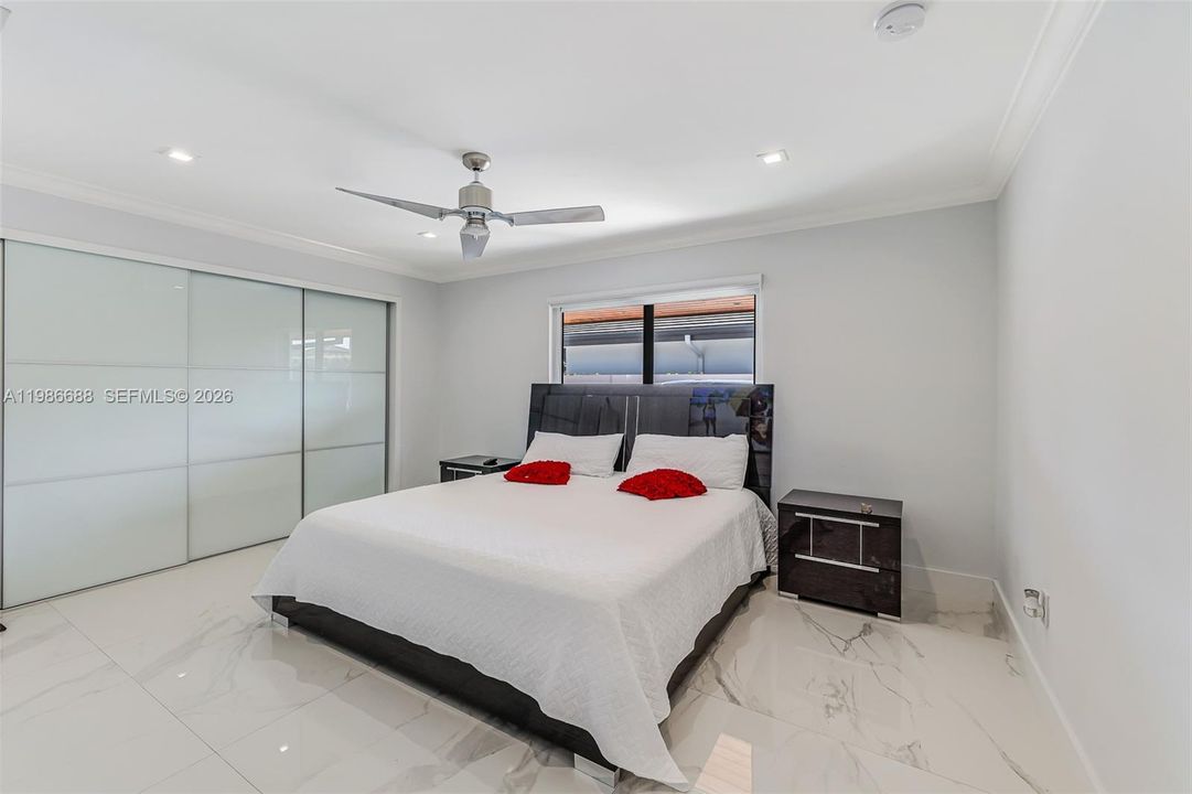 For Sale: $3,490,000 (5 beds, 4 baths, 3567 Square Feet)