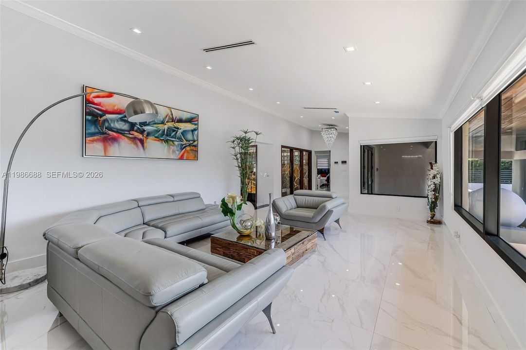 For Sale: $3,490,000 (5 beds, 4 baths, 3567 Square Feet)