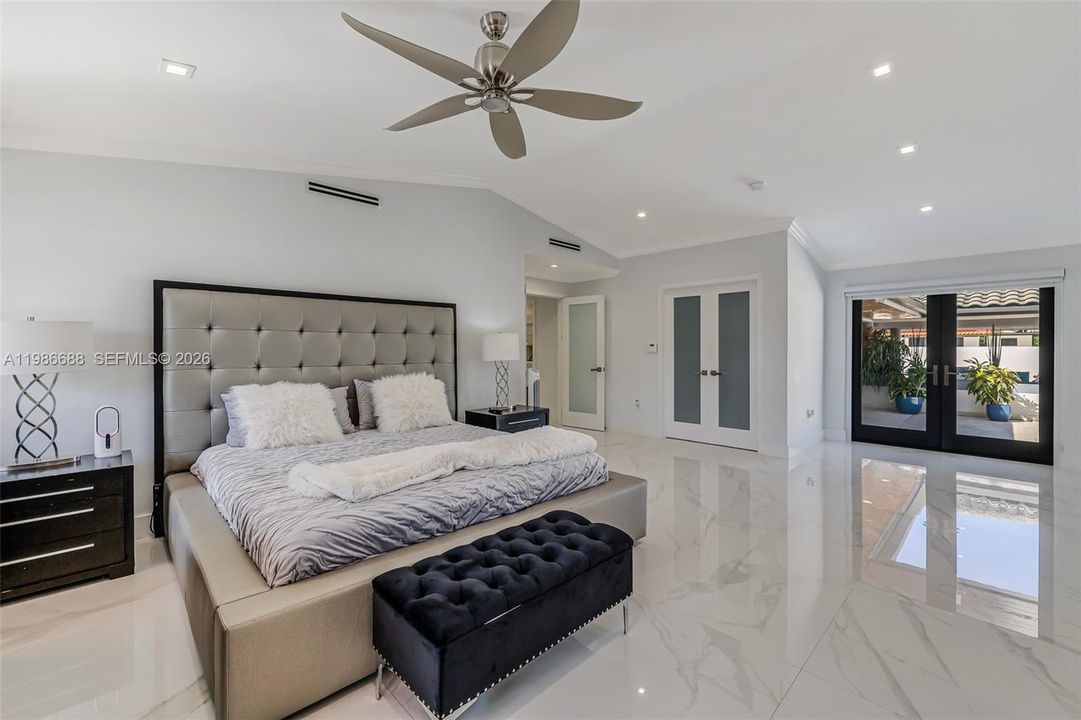 For Sale: $3,490,000 (5 beds, 4 baths, 3567 Square Feet)