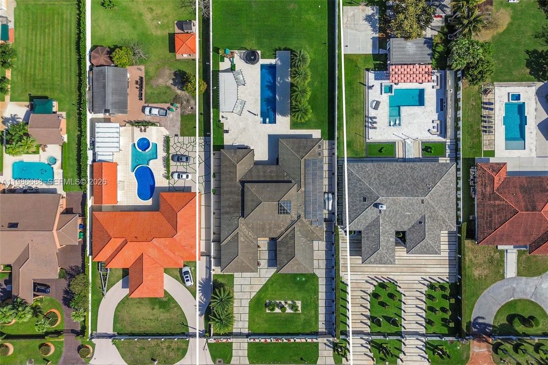 For Sale: $3,490,000 (5 beds, 4 baths, 3567 Square Feet)