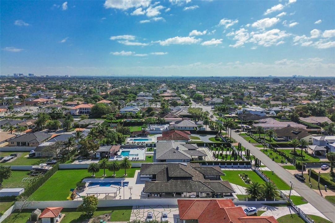 For Sale: $3,490,000 (5 beds, 4 baths, 3567 Square Feet)