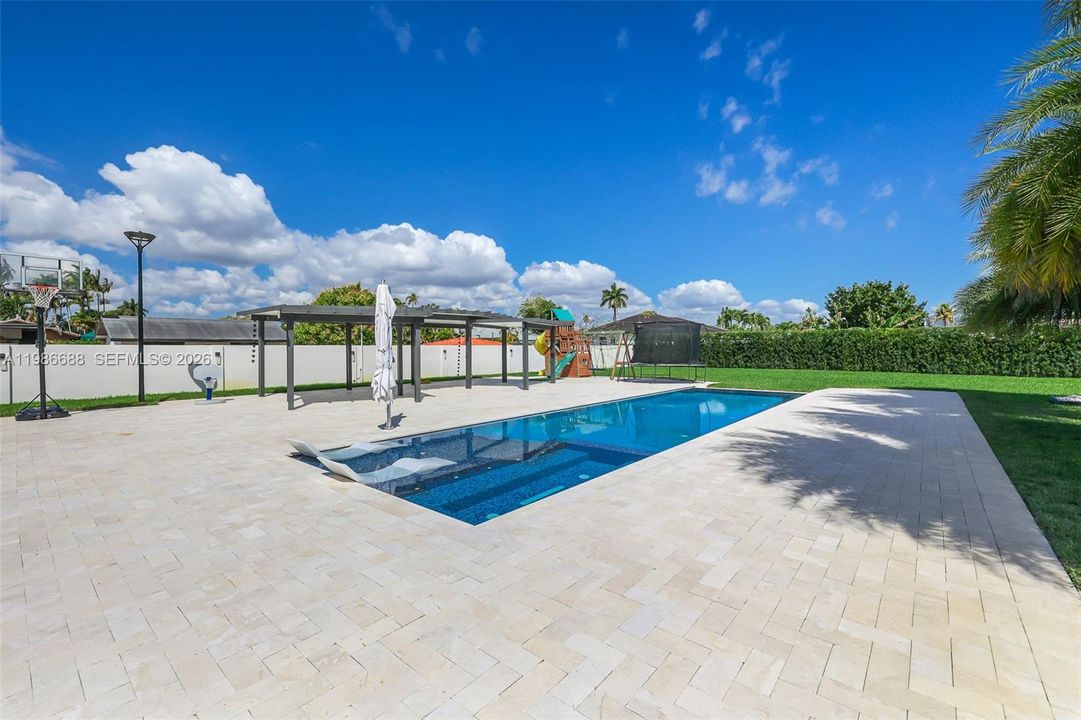 For Sale: $3,490,000 (5 beds, 4 baths, 3567 Square Feet)