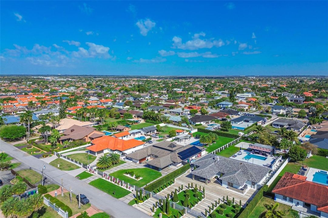 For Sale: $3,490,000 (5 beds, 4 baths, 3567 Square Feet)