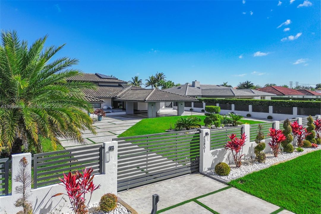 For Sale: $3,490,000 (5 beds, 4 baths, 3567 Square Feet)