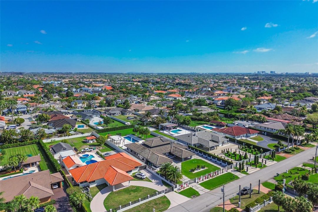 For Sale: $3,490,000 (5 beds, 4 baths, 3567 Square Feet)