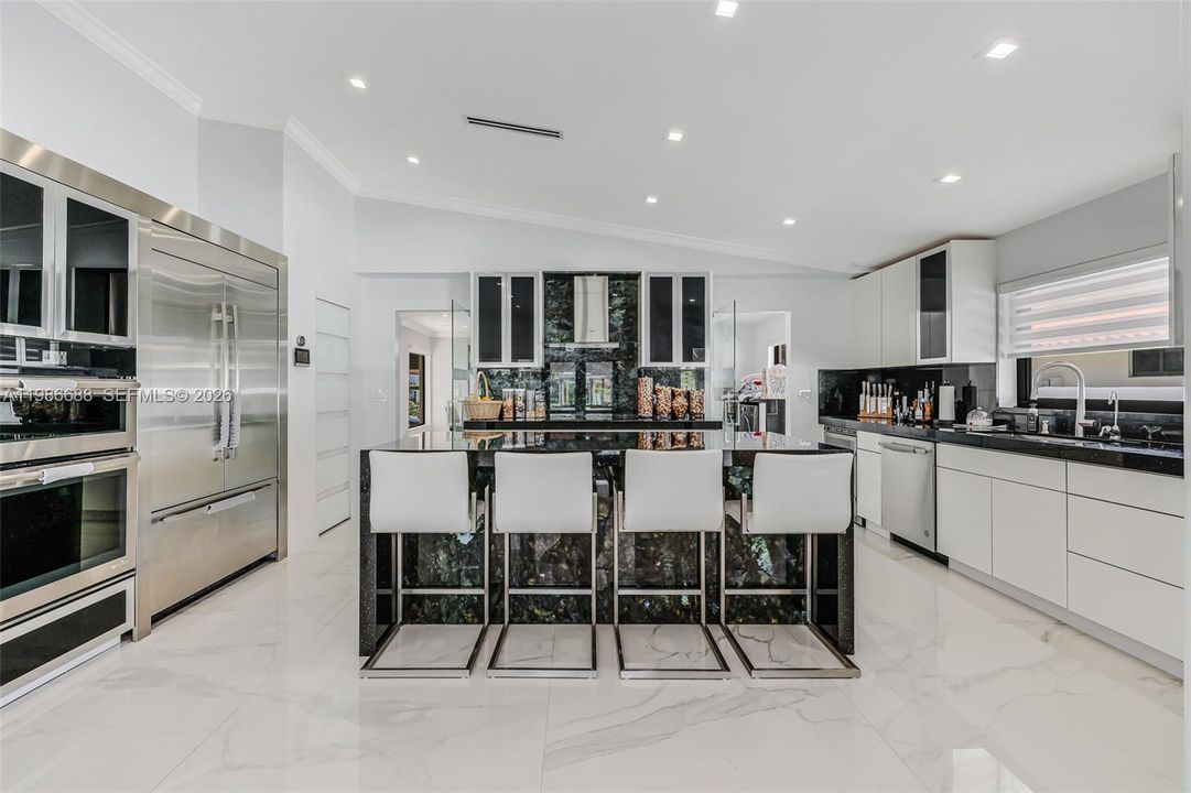 For Sale: $3,490,000 (5 beds, 4 baths, 3567 Square Feet)