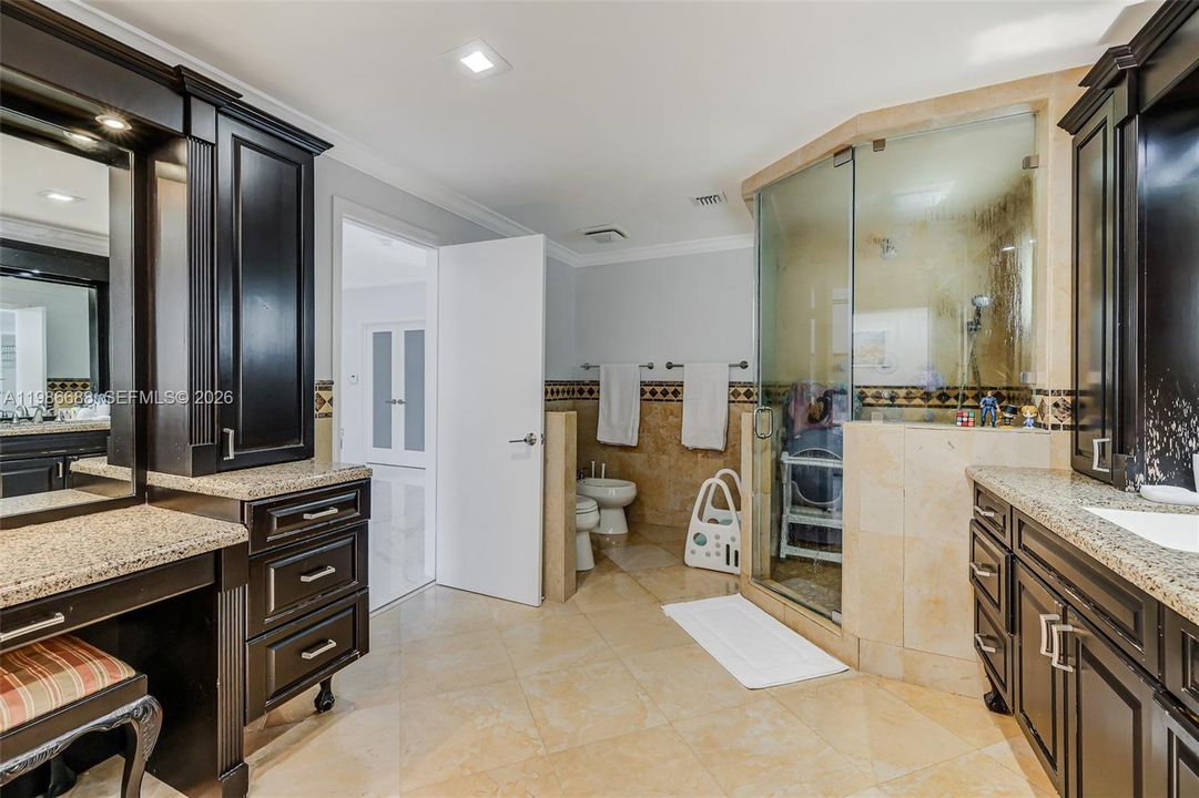 For Sale: $3,490,000 (5 beds, 4 baths, 3567 Square Feet)