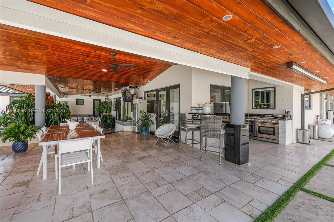For Sale: $3,490,000 (5 beds, 4 baths, 3567 Square Feet)