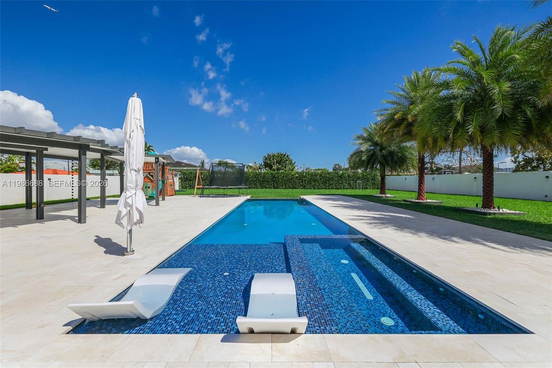 For Sale: $3,490,000 (5 beds, 4 baths, 3567 Square Feet)