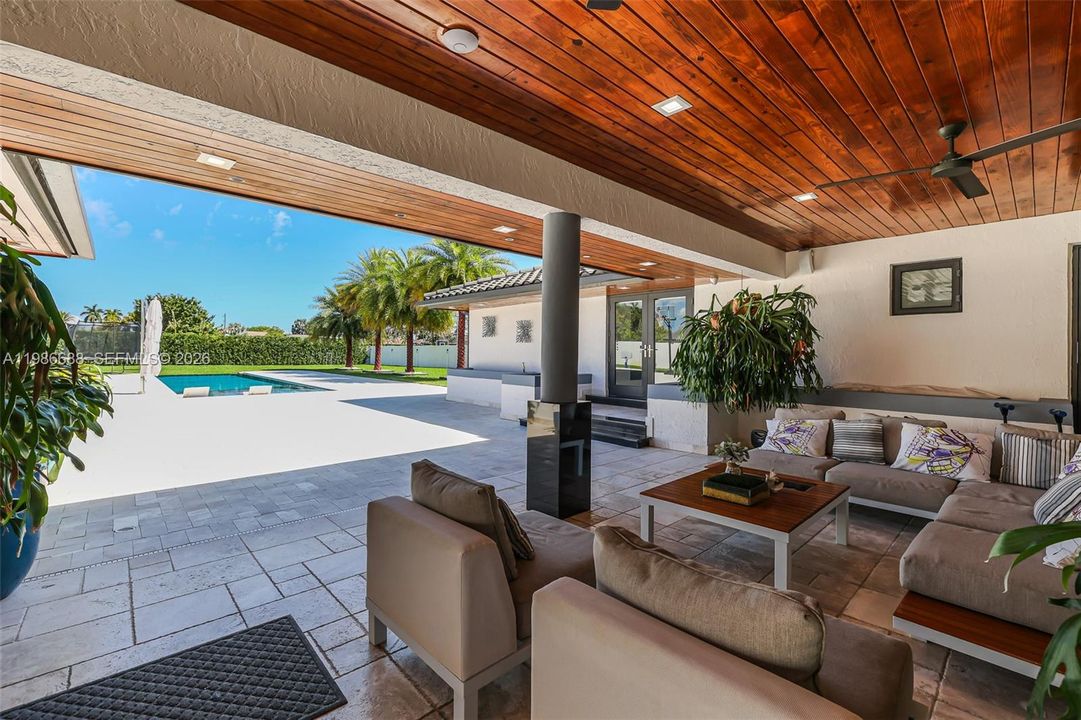 For Sale: $3,490,000 (5 beds, 4 baths, 3567 Square Feet)