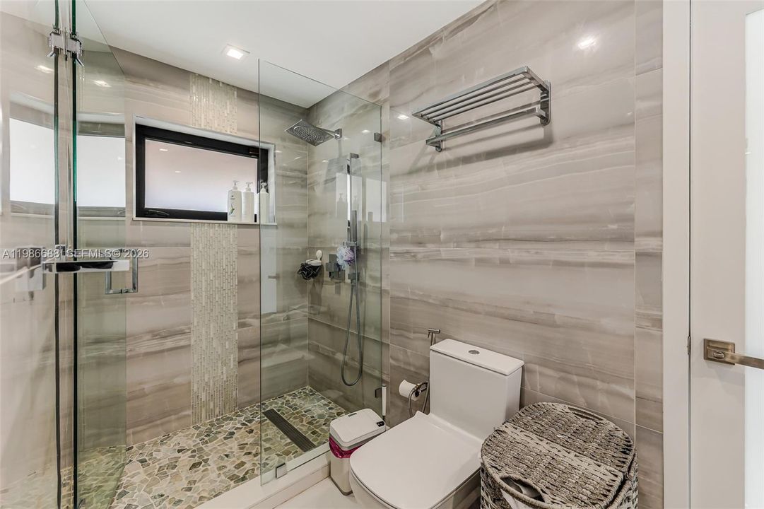 For Sale: $3,490,000 (5 beds, 4 baths, 3567 Square Feet)