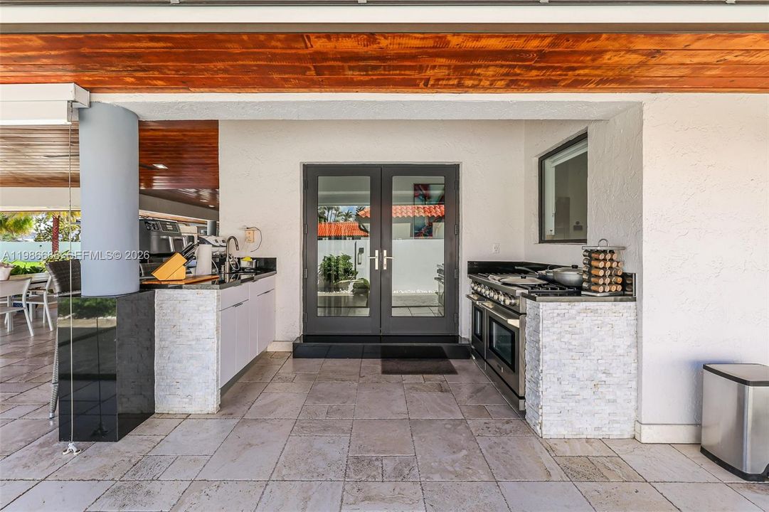For Sale: $3,490,000 (5 beds, 4 baths, 3567 Square Feet)