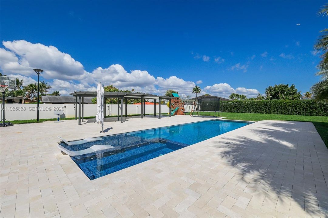 For Sale: $3,490,000 (5 beds, 4 baths, 3567 Square Feet)