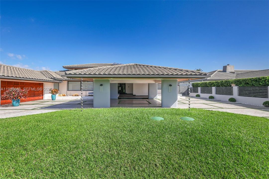 For Sale: $3,490,000 (5 beds, 4 baths, 3567 Square Feet)