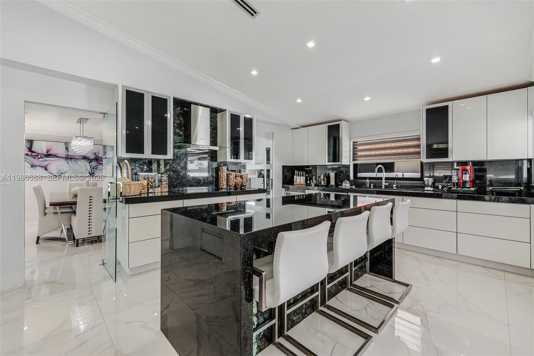 For Sale: $3,490,000 (5 beds, 4 baths, 3567 Square Feet)