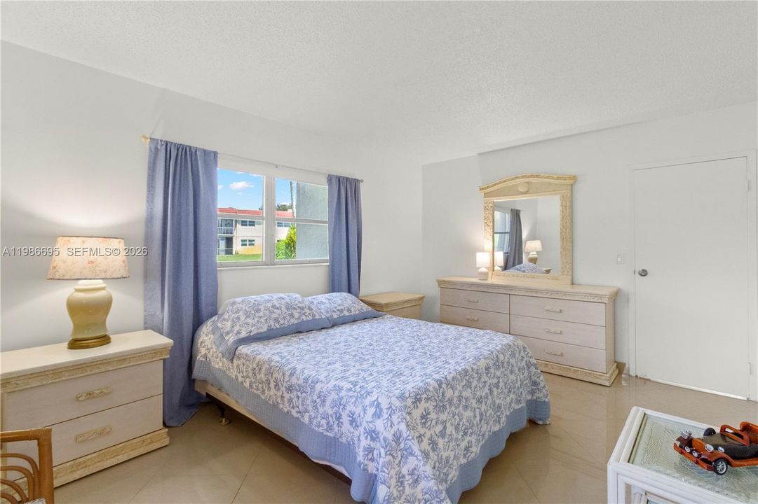 En Venta: $159,000 (2 camas, 2 baños, 925 Pies cuadrados)