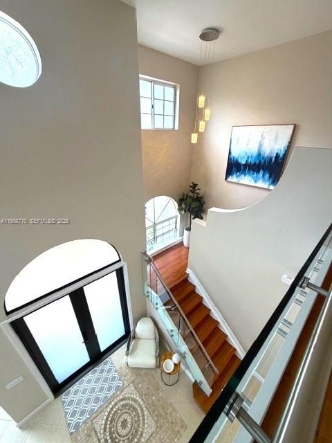Recientemente alquilado: $5,999 (4 camas, 3 baños, 2984 Pies cuadrados)