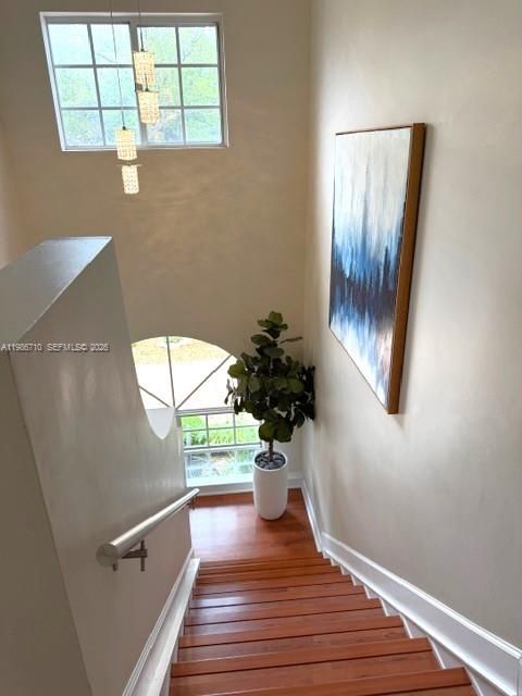 Recientemente alquilado: $5,999 (4 camas, 3 baños, 2984 Pies cuadrados)