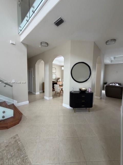 Recientemente alquilado: $5,999 (4 camas, 3 baños, 2984 Pies cuadrados)