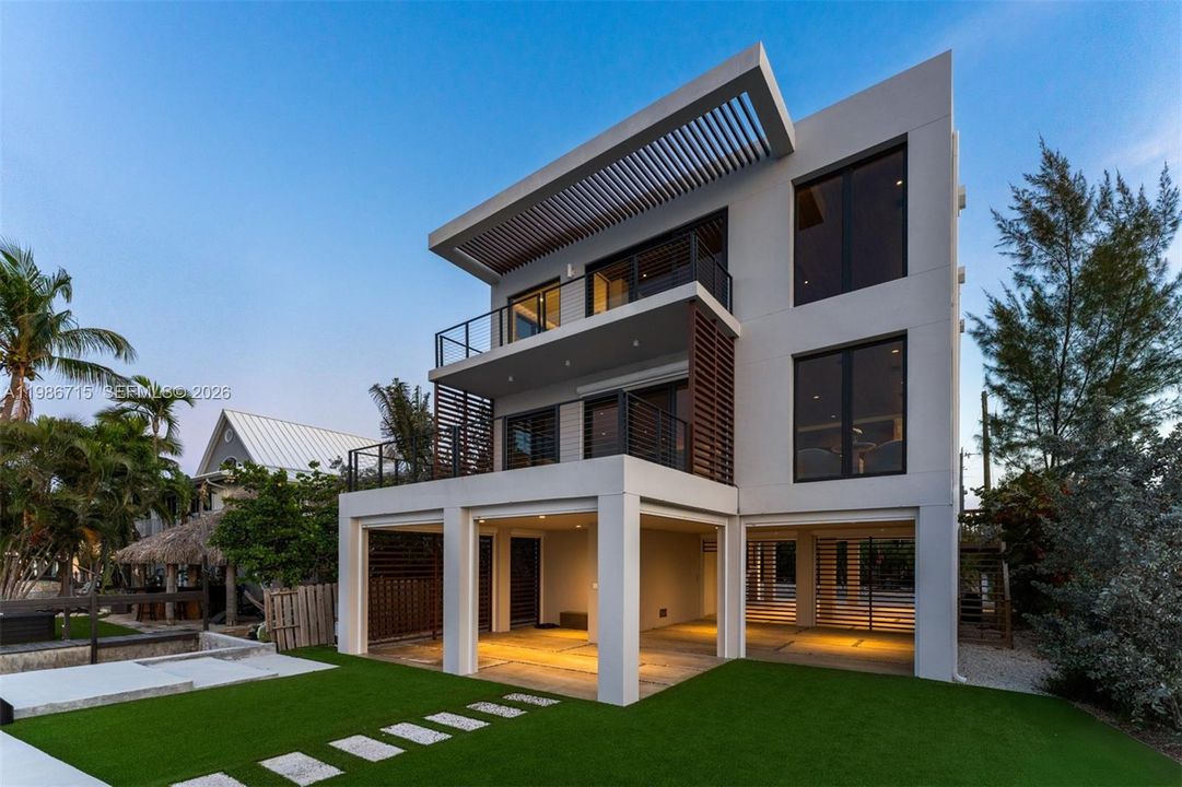 En Venta: $4,799,000 (4 camas, 3 baños, 3325 Pies cuadrados)
