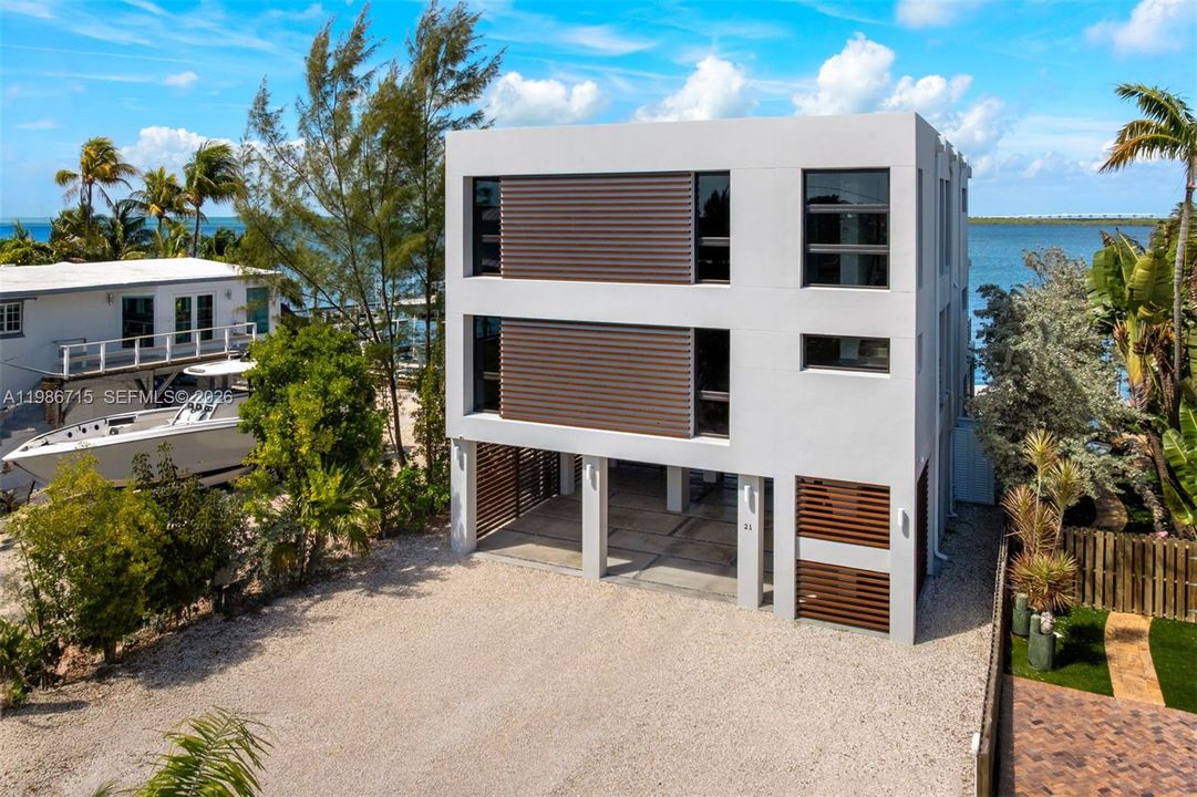 En Venta: $4,799,000 (4 camas, 3 baños, 3325 Pies cuadrados)