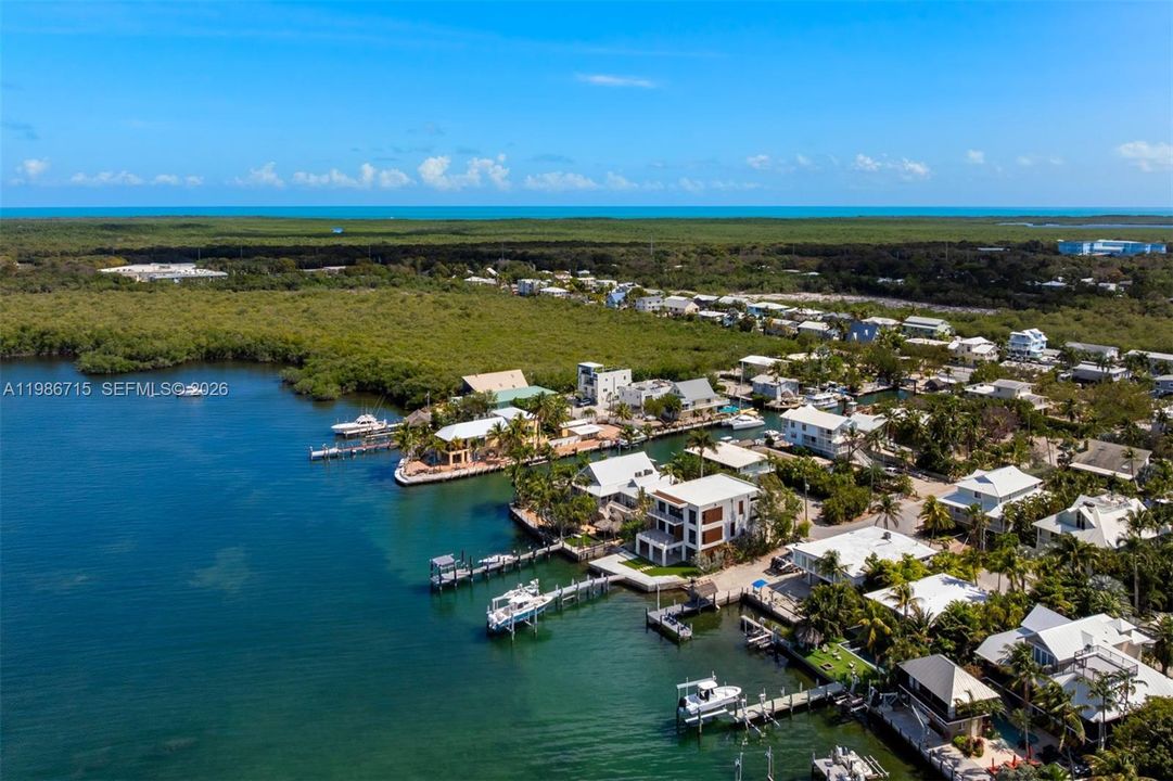 En Venta: $4,799,000 (4 camas, 3 baños, 3325 Pies cuadrados)