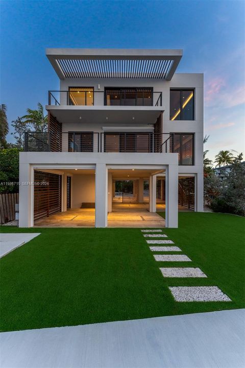 En Venta: $4,799,000 (4 camas, 3 baños, 3325 Pies cuadrados)