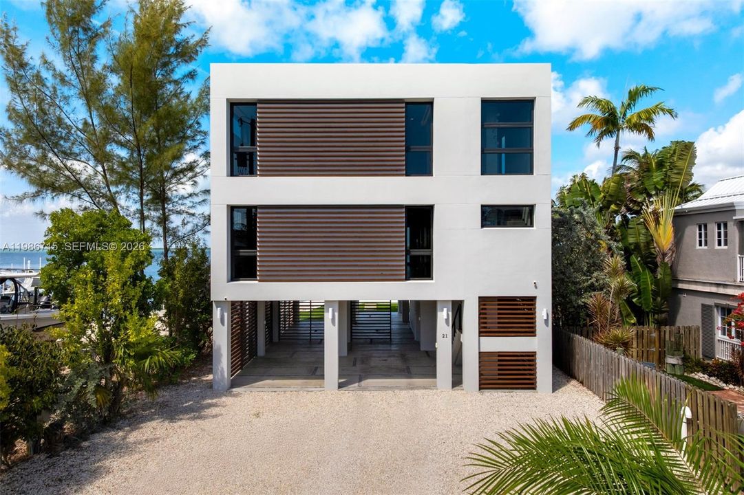 En Venta: $4,799,000 (4 camas, 3 baños, 3325 Pies cuadrados)