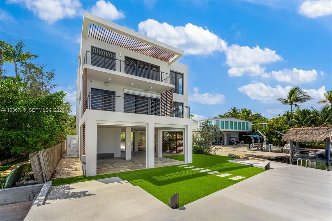 En Venta: $4,799,000 (4 camas, 3 baños, 3325 Pies cuadrados)