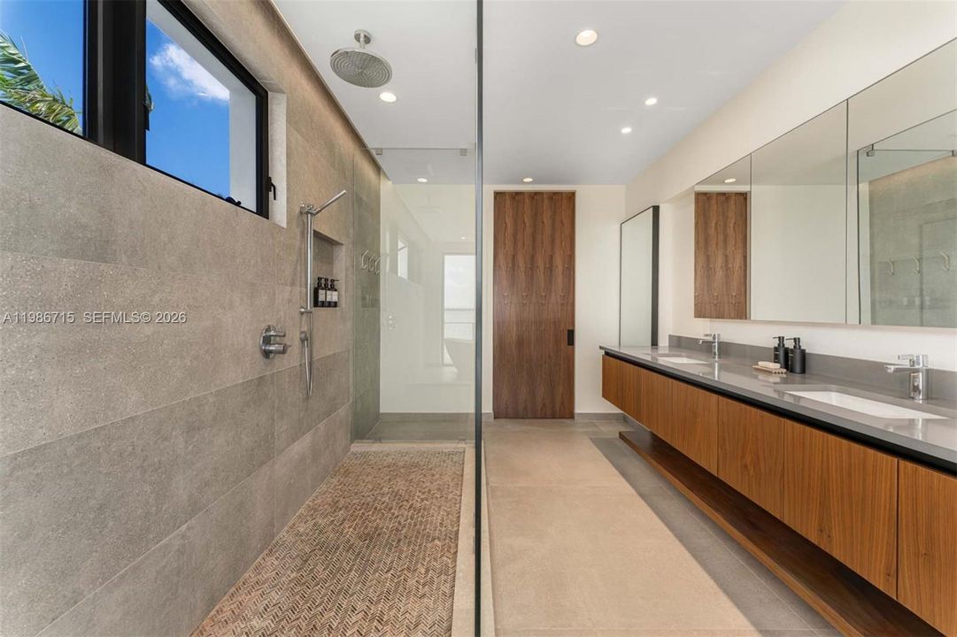 En Venta: $4,799,000 (4 camas, 3 baños, 3325 Pies cuadrados)