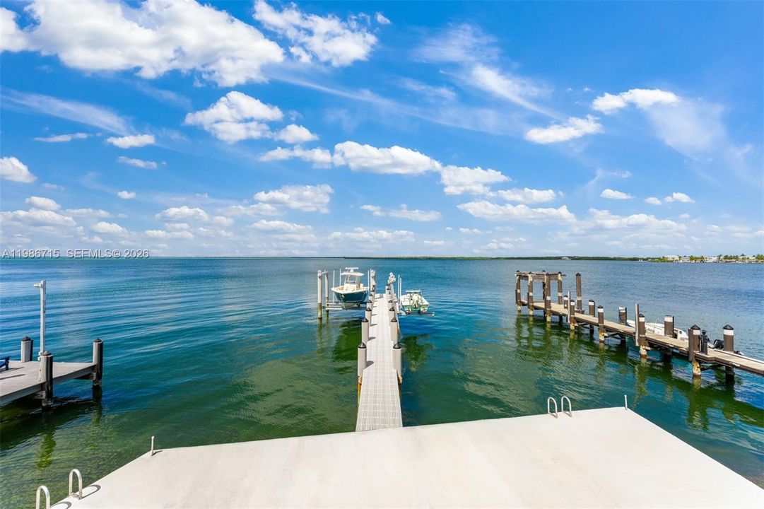 En Venta: $4,799,000 (4 camas, 3 baños, 3325 Pies cuadrados)