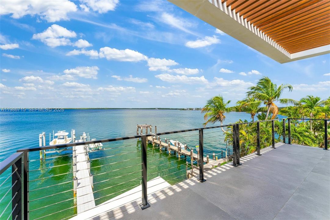 En Venta: $4,799,000 (4 camas, 3 baños, 3325 Pies cuadrados)