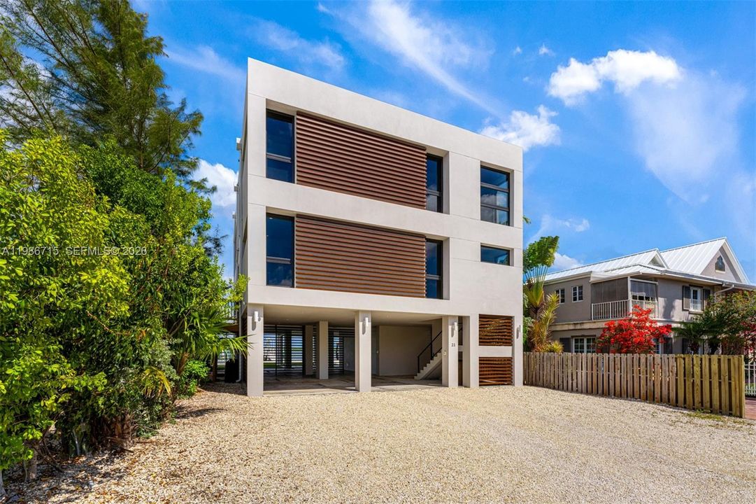 En Venta: $4,799,000 (4 camas, 3 baños, 3325 Pies cuadrados)
